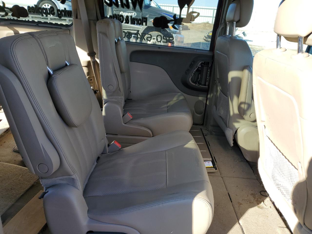 2016 Chrysler Town & Country VIN 2C4RC1CG9GR177465 Copart auction photo, front end damage thumbnail 10