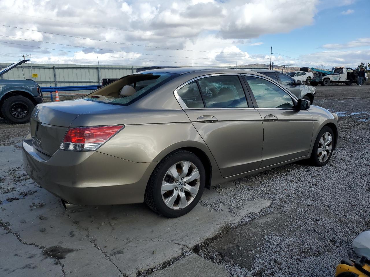 2009 Honda Accord VIN JHMCP26759C001907 Copart auction photo, vandalism / all over damage thumbnail 3