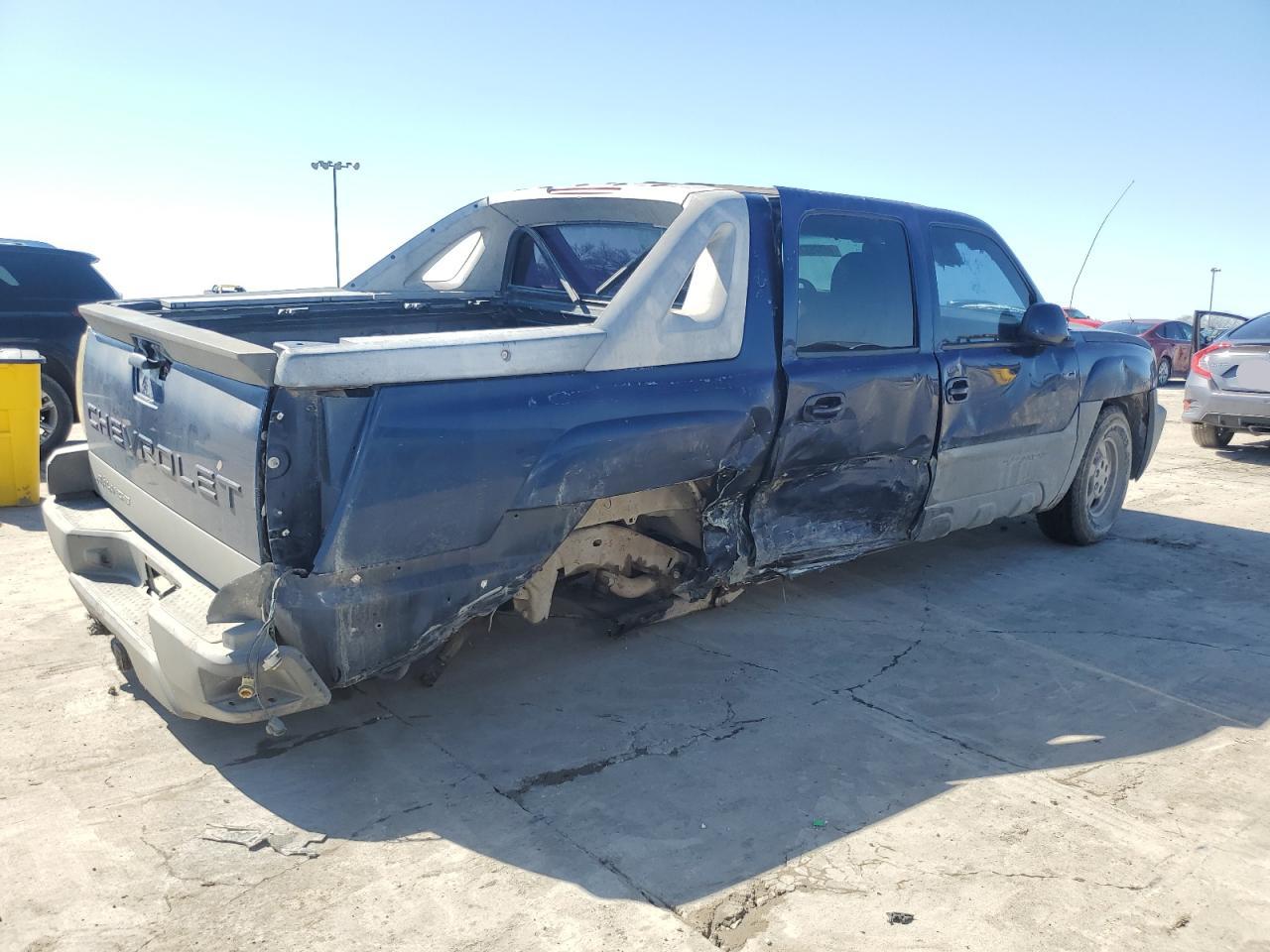 2002 Chevrolet Avalanche VIN 3GNEC13T12G203834 Copart auction photo, side damage thumbnail 3