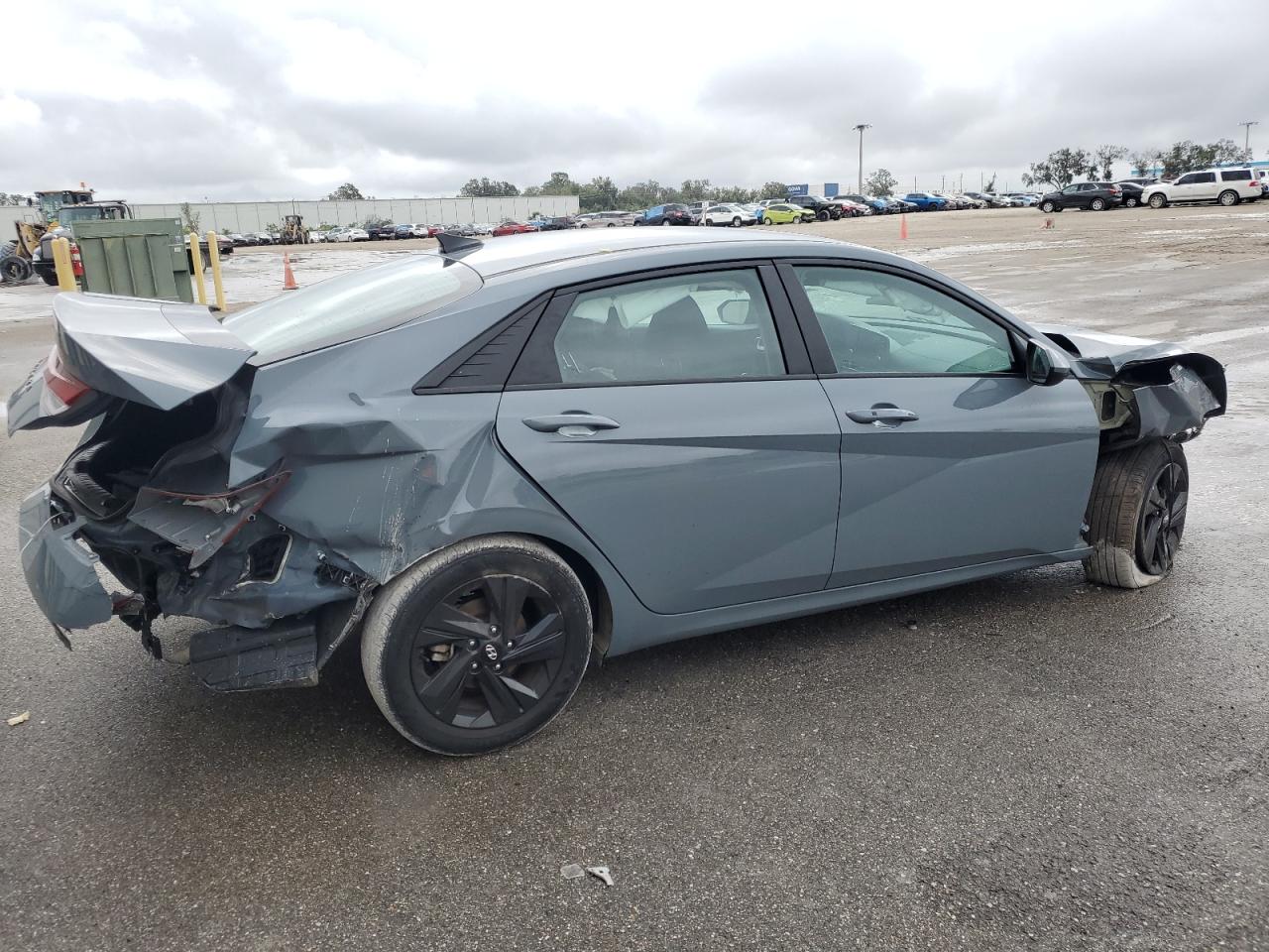 2022 Hyundai Elantra VIN KMHLM4AGXNU281997 Copart auction photo, front end / rear end damage thumbnail 3