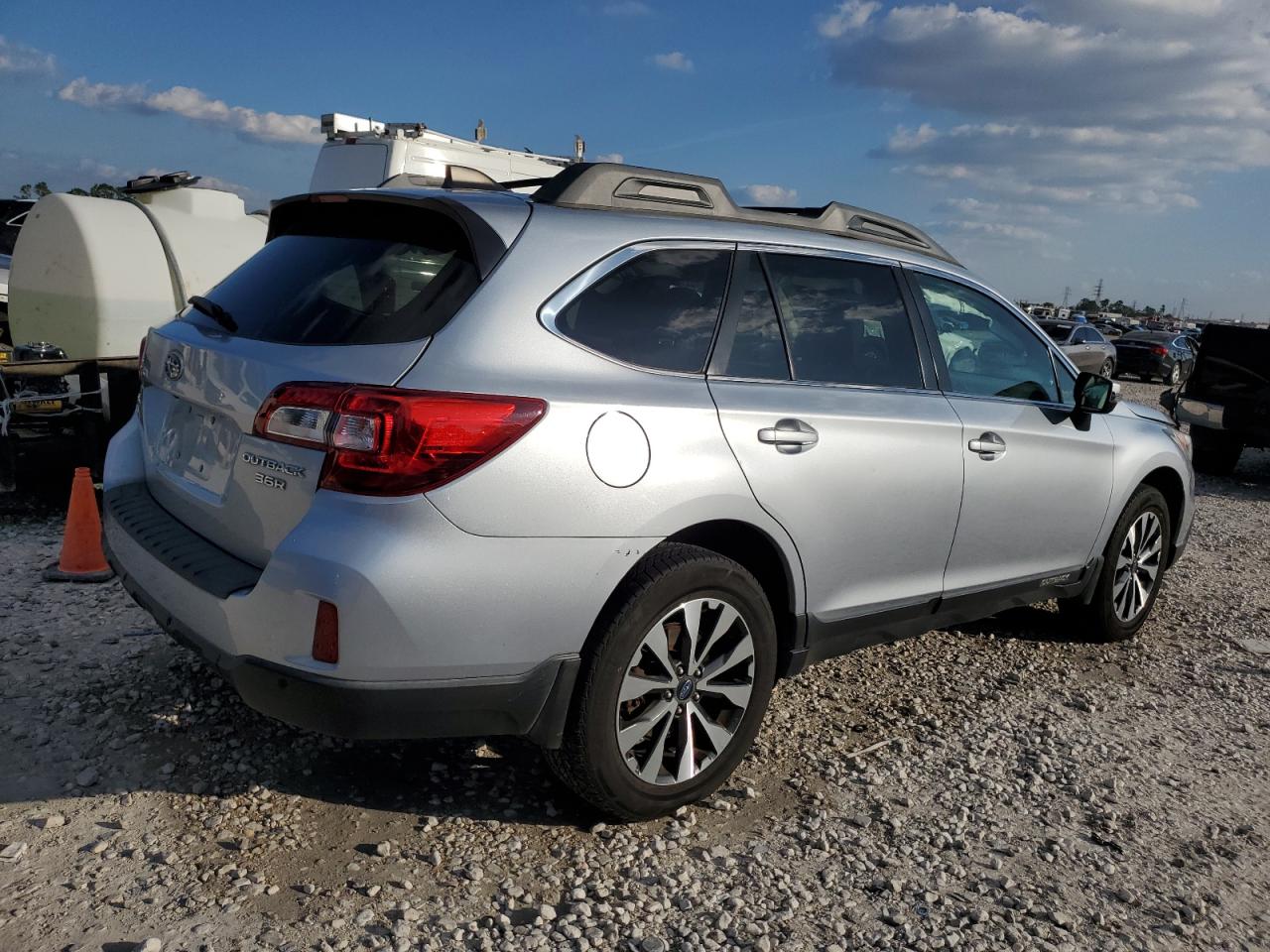 2017 Subaru Outback VIN 4S4BSENC8H3320336 Copart auction photo, front end damage thumbnail 3
