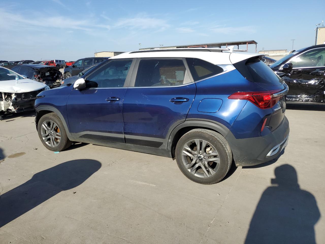 2023 KIA Seltos VIN KNDEU2AA3P7384256 Copart auction photo, front end / hail damage thumbnail 2