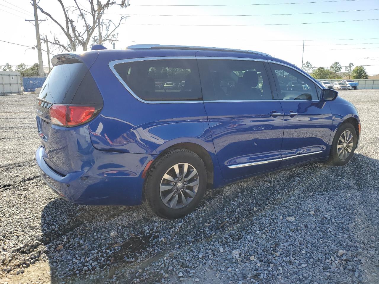 2019 Chrysler Pacifica VIN 2C4RC1EG2KR668711 Copart auction photo, front end / rear end damage thumbnail 3