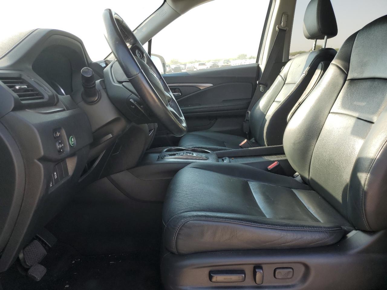 2021 Honda Pilot VIN 5FNYF5H54MB015199 Copart auction photo, vandalism / minor dent/scratches damage thumbnail 7