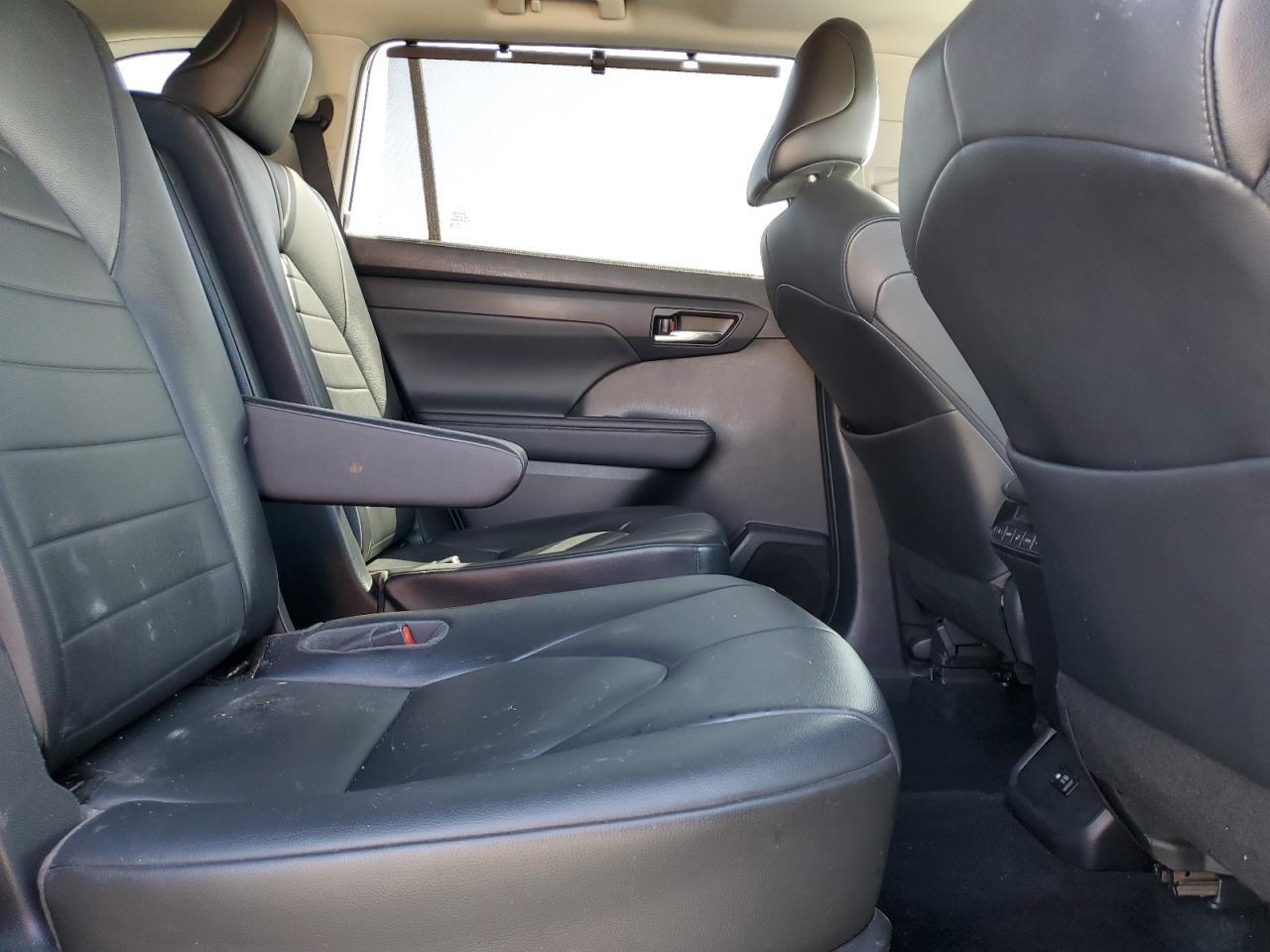 2021 Toyota Highlander VIN 5TDGZRAH0MS528394 Copart auction photo, front end damage thumbnail 11
