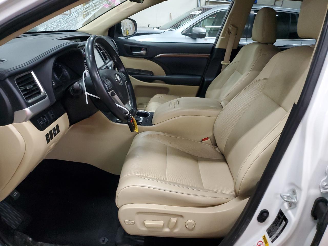 2019 Toyota Highlander VIN 5TDDZRFH9KS920959 Copart auction photo, front end damage thumbnail 7