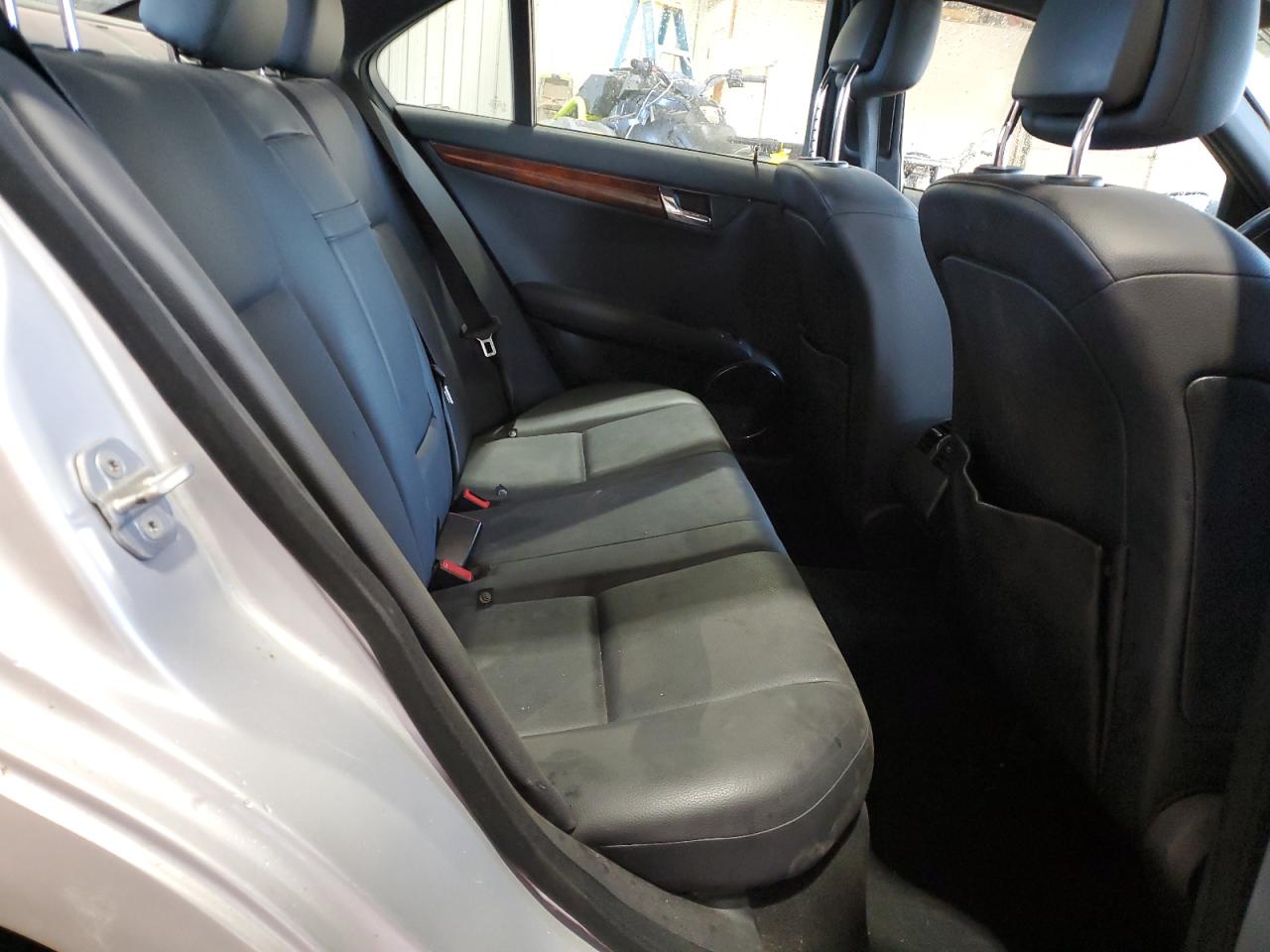 2010 Mercedes-Benz C-klasse VIN WDDGF8BB3AR129704 Copart auction photo, front end damage thumbnail 10