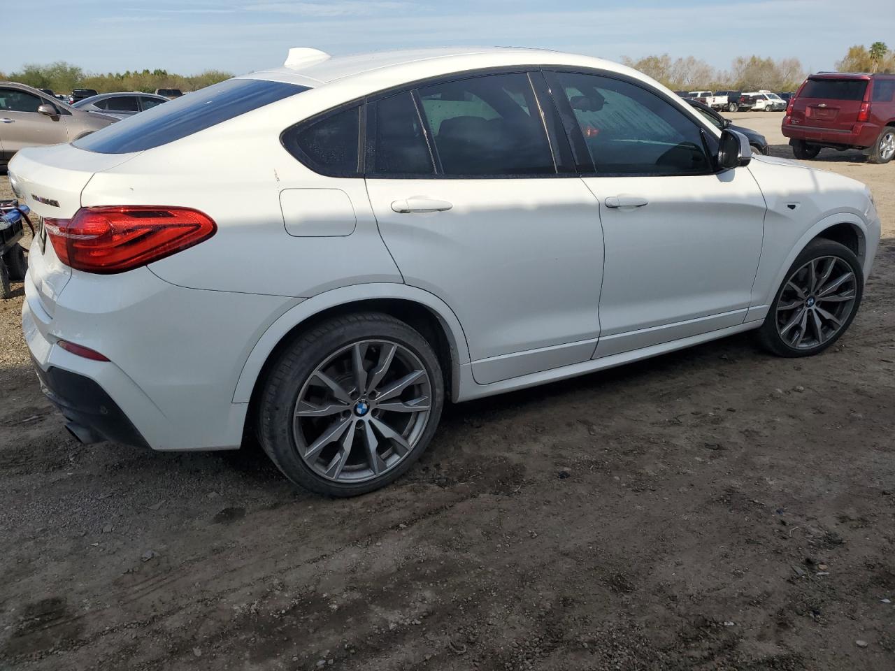 2017 BMW X4 VIN 5UXXW7C3XH0W63663 Copart auction photo, front end / undercarriage damage thumbnail 3