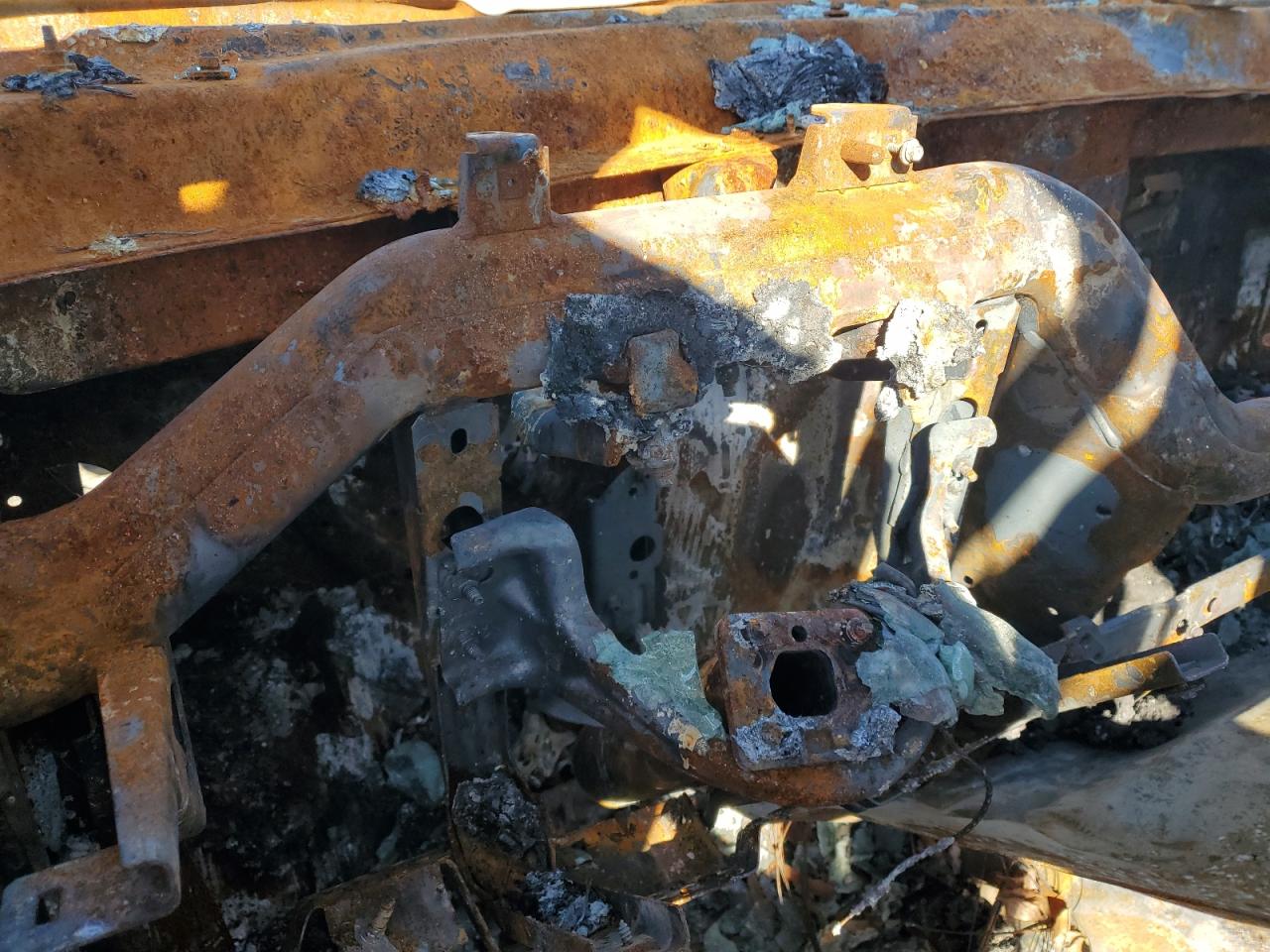 2009 Chevrolet Silverado VIN 1GCEK29029Z180816 Copart auction photo, burn damage thumbnail 9