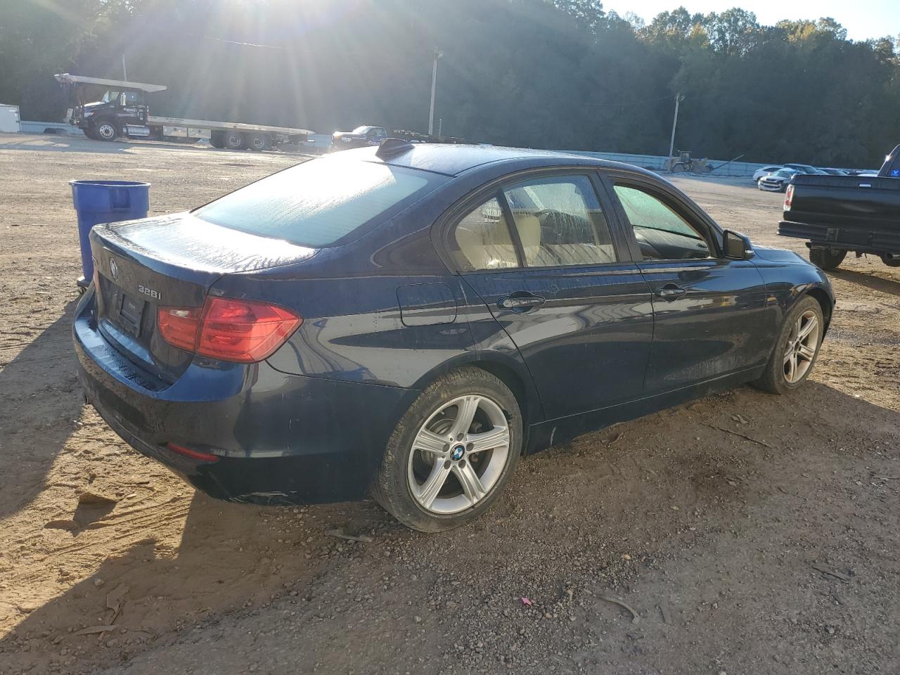 2013 BMW 3er VIN WBA3B3C56DF539416 Copart auction photo, front end / side damage thumbnail 3
