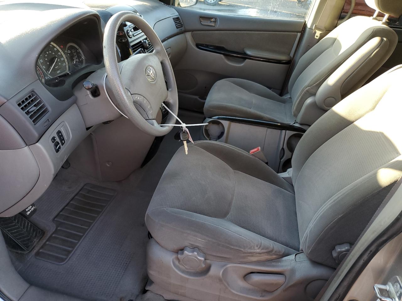 2004 Toyota Sienna VIN 5TDZA23C64S207937 Copart auction photo, front end damage thumbnail 7