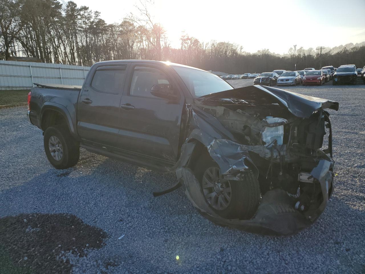 2019 Toyota Tacoma VIN 3TMCZ5AN6KM208457 Copart auction photo, front end / side damage thumbnail 4