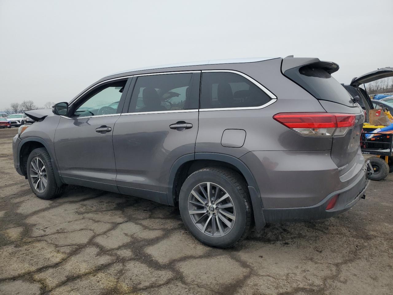 2019 Toyota Highlander VIN 5TDJZRFH0KS579955 Copart auction photo, front end / rear end damage thumbnail 2