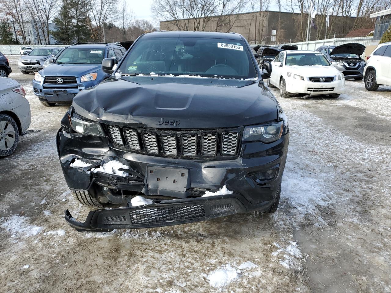 2018 Jeep Grand Cherokee VIN 1C4RJFAG0JC122599 Copart auction photo, front end damage thumbnail 5