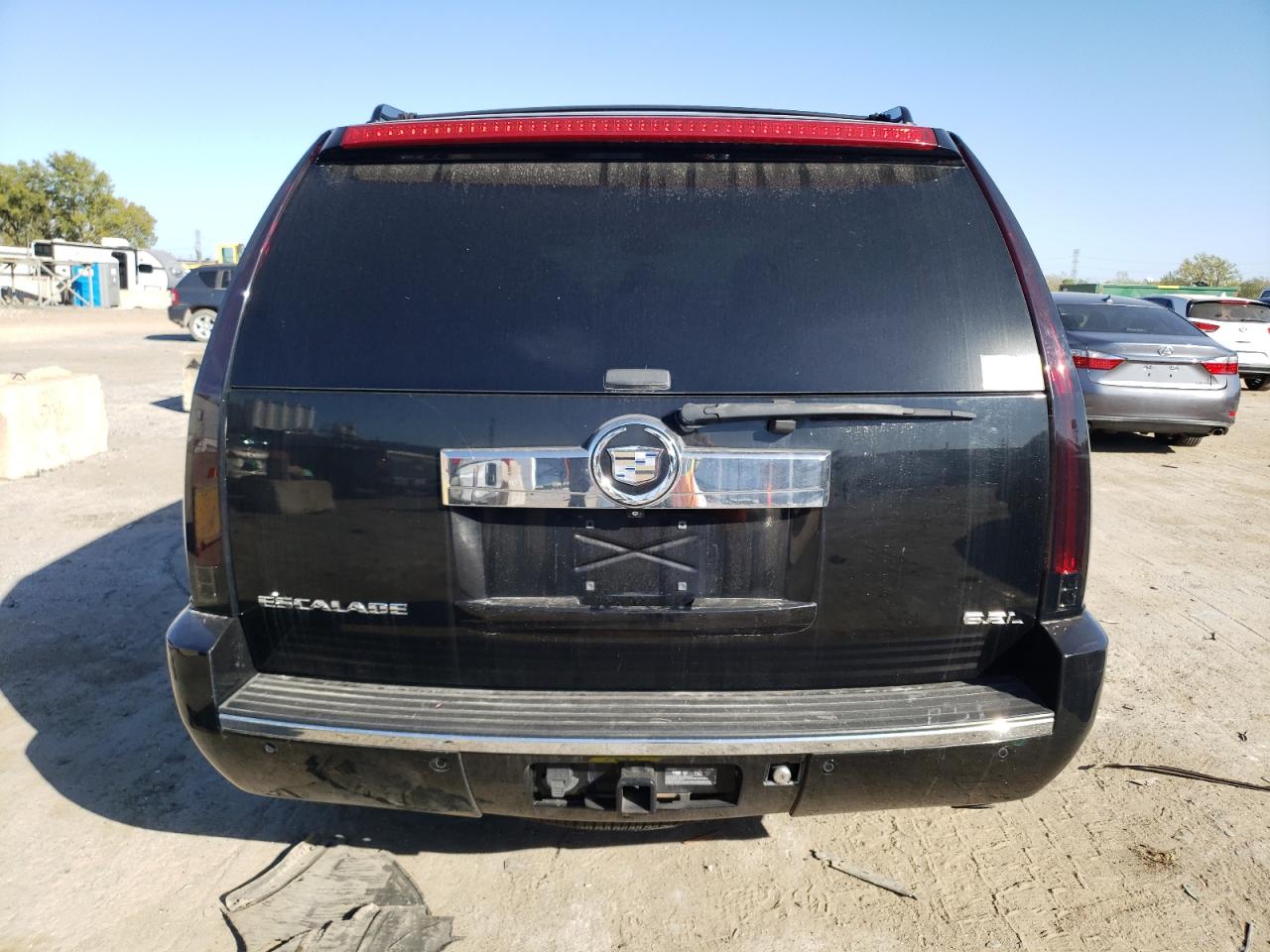 2007 Cadillac Escalade VIN 1GYFK63807R336773 Copart auction photo, vandalism / minor dent/scratches damage thumbnail 6