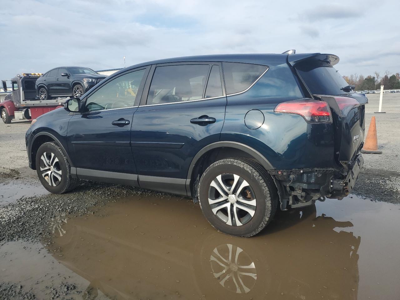 2018 Toyota RAV 4 VIN JTMBFREV9JJ212360 Copart auction photo, rear end damage thumbnail 2