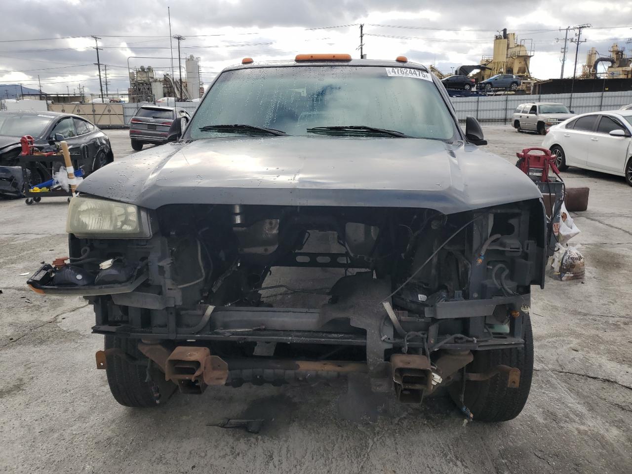 2003 Chevrolet Silverado VIN 1GCHK29U53E172837 Copart auction photo, vandalism / all over damage thumbnail 5