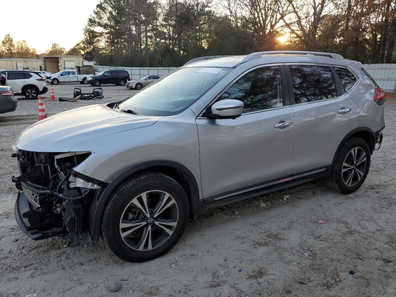 2017 Nissan Rogue VIN JN8AT2MV7HW022815
