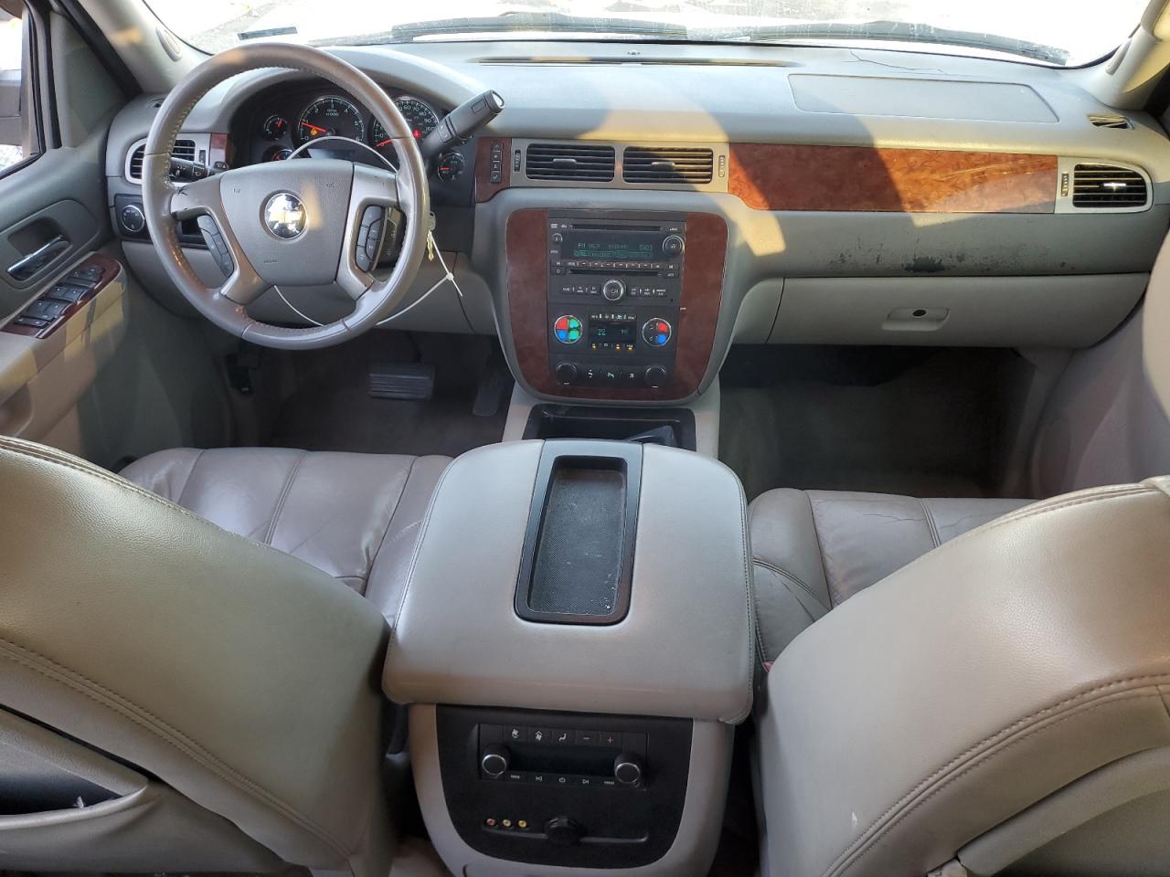 2011 Chevrolet Tahoe VIN 1GNSCBE04BR178682 Copart auction photo, all over / minor dent/scratches damage thumbnail 8