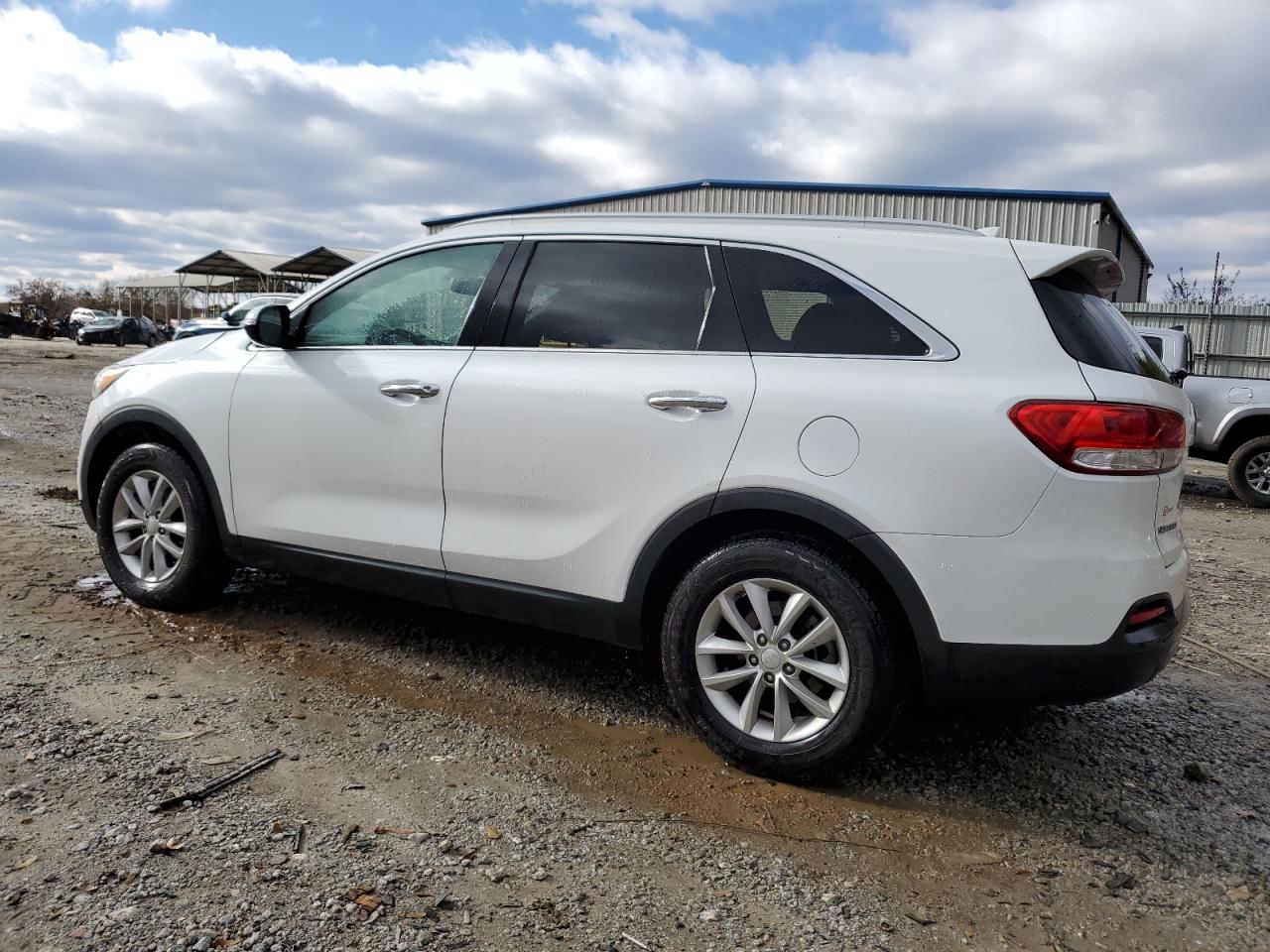 2018 KIA Sorento VIN 5XYPG4A30JG402011 Copart auction photo, all over damage thumbnail 2