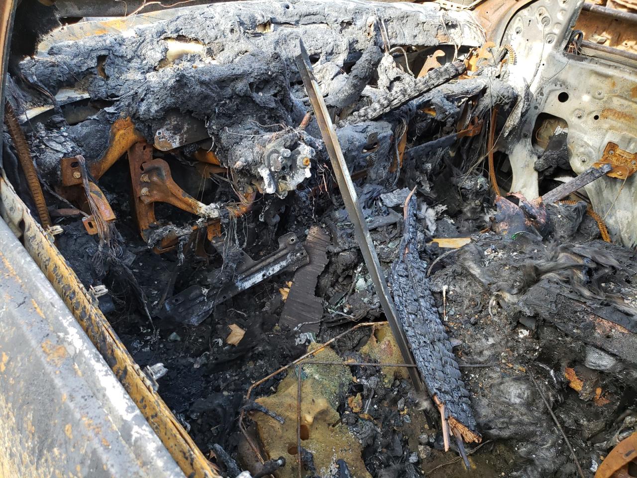 2016 GMC Sierra VIN 1GT02VEG9GZ112170 Copart auction photo, burn / burn - engine damage thumbnail 8