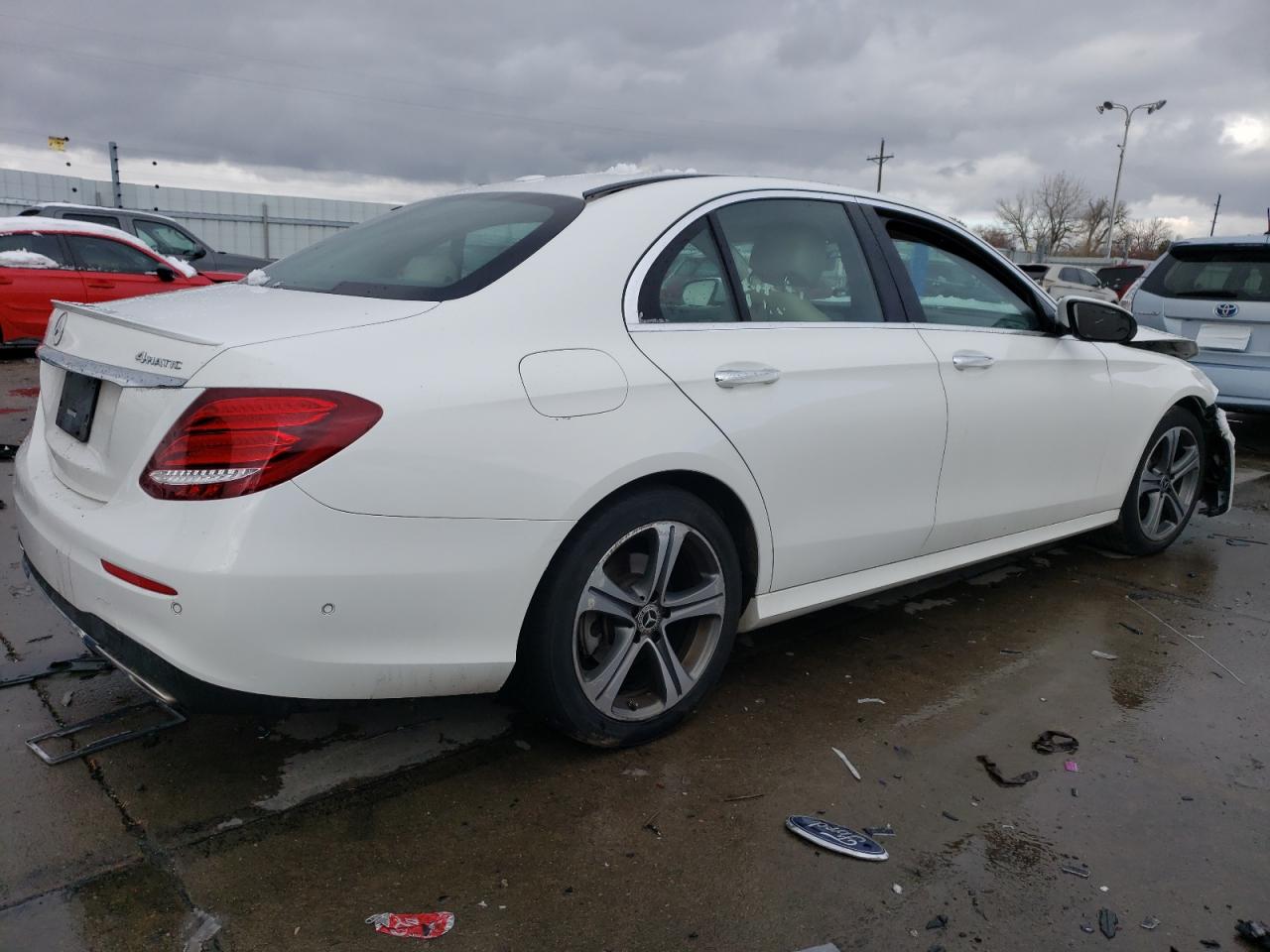 2018 Mercedes-Benz E-klasse VIN WDDZF4KB3JA311323 Copart auction photo, front end / minor dent/scratches damage thumbnail 3