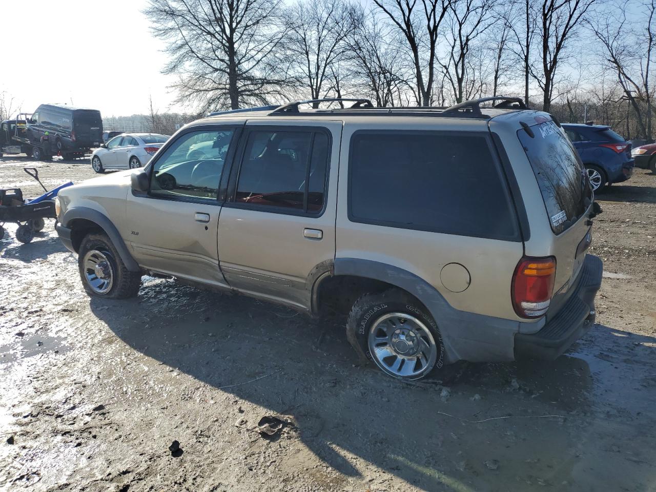2000 Ford Explorer VIN 1FMZU72XXYUB16563 Copart auction photo, side / minor dent/scratches damage thumbnail 2