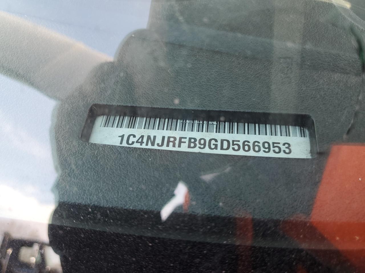 2016 Jeep Liberty (Patriot) VIN 1C4NJRFB9GD566953 Copart auction photo, minor dent/scratches damage thumbnail 13