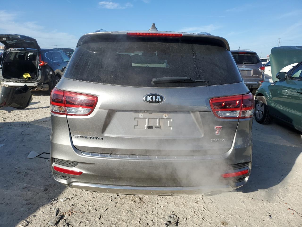 2017 KIA Sorento VIN 5XYPK4A58HG304290 Copart auction photo, front end / minor dent/scratches damage thumbnail 6
