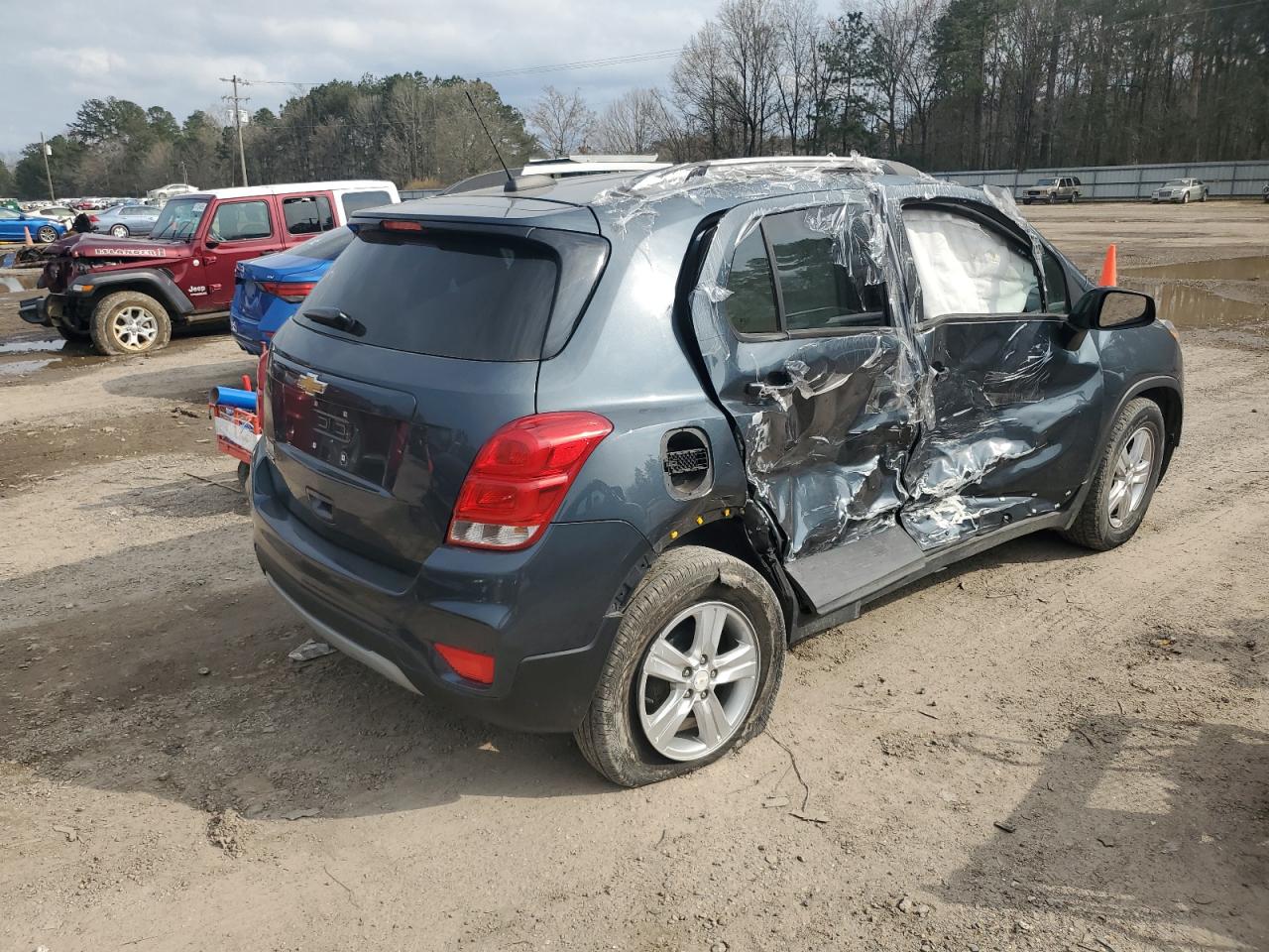 2021 Chevrolet Trax VIN KL7CJLSM0MB362672 Copart auction photo, side damage thumbnail 3