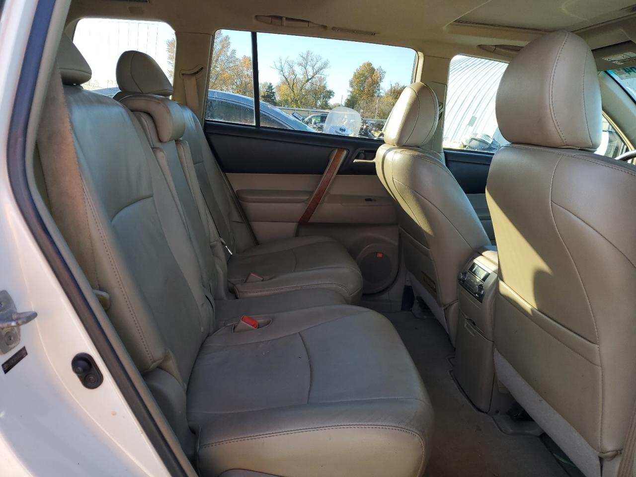 2010 Toyota Highlander VIN 5TDYK3EH5AS010860 Copart auction photo, front end / minor dent/scratches damage thumbnail 11