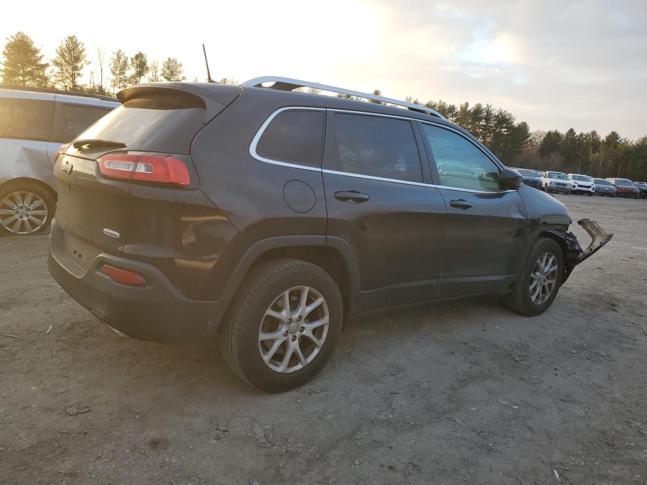 2016 Jeep Grand Cherokee VIN 1C4PJMCS0GW105953 Copart auction photo, front end / minor dent/scratches damage thumbnail 3
