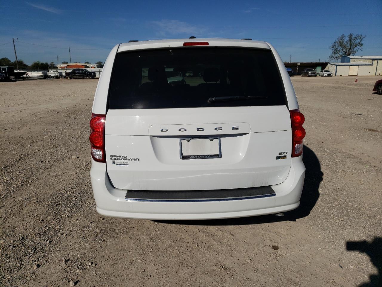 2016 Dodge Caravan VIN 2C4RDGCG4GR352382 Copart auction photo, hail damage thumbnail 6