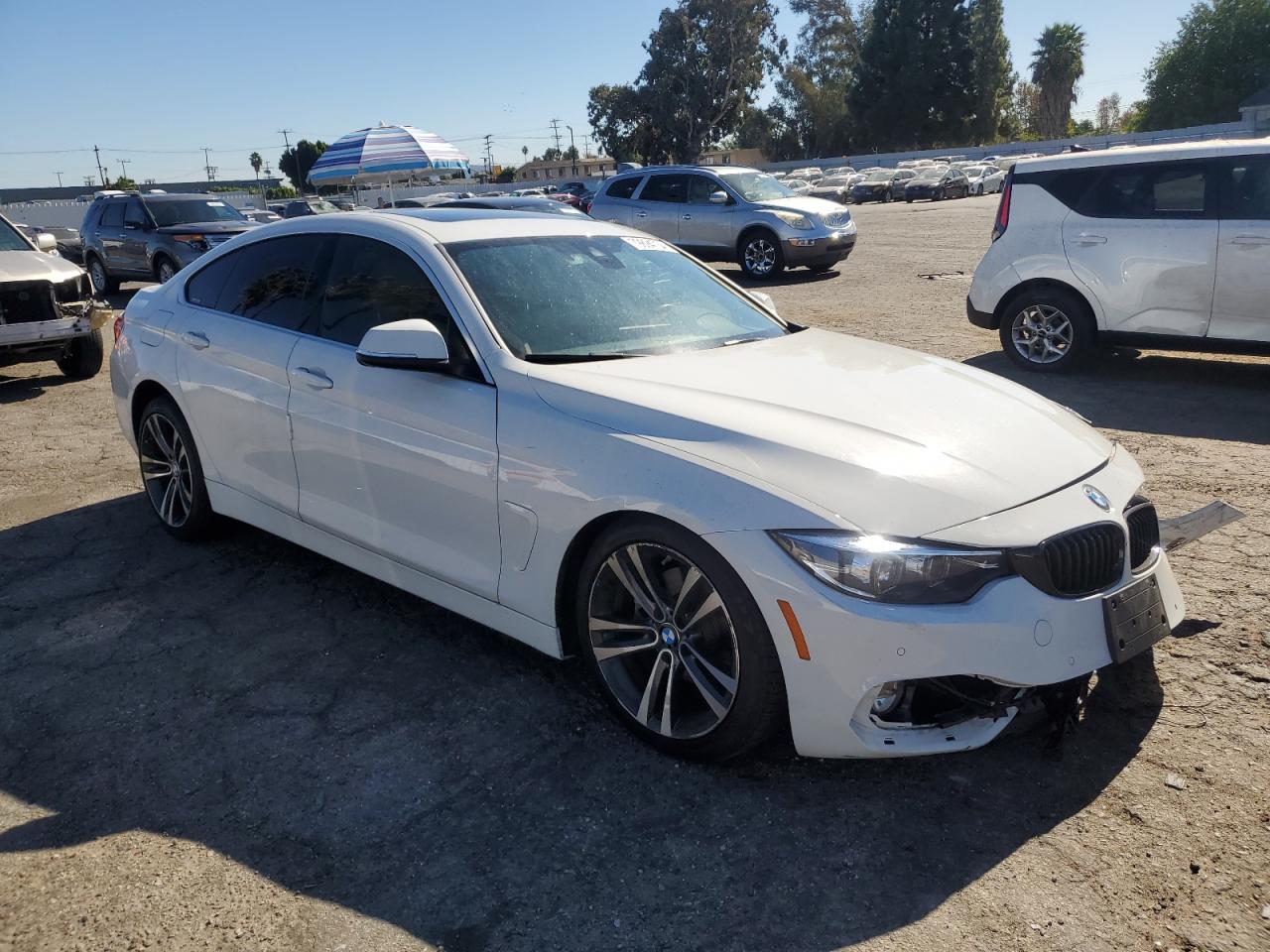 2020 BMW 4er VIN WBA4J1C08LBU67690 Copart auction photo, front end / minor dent/scratches damage thumbnail 4