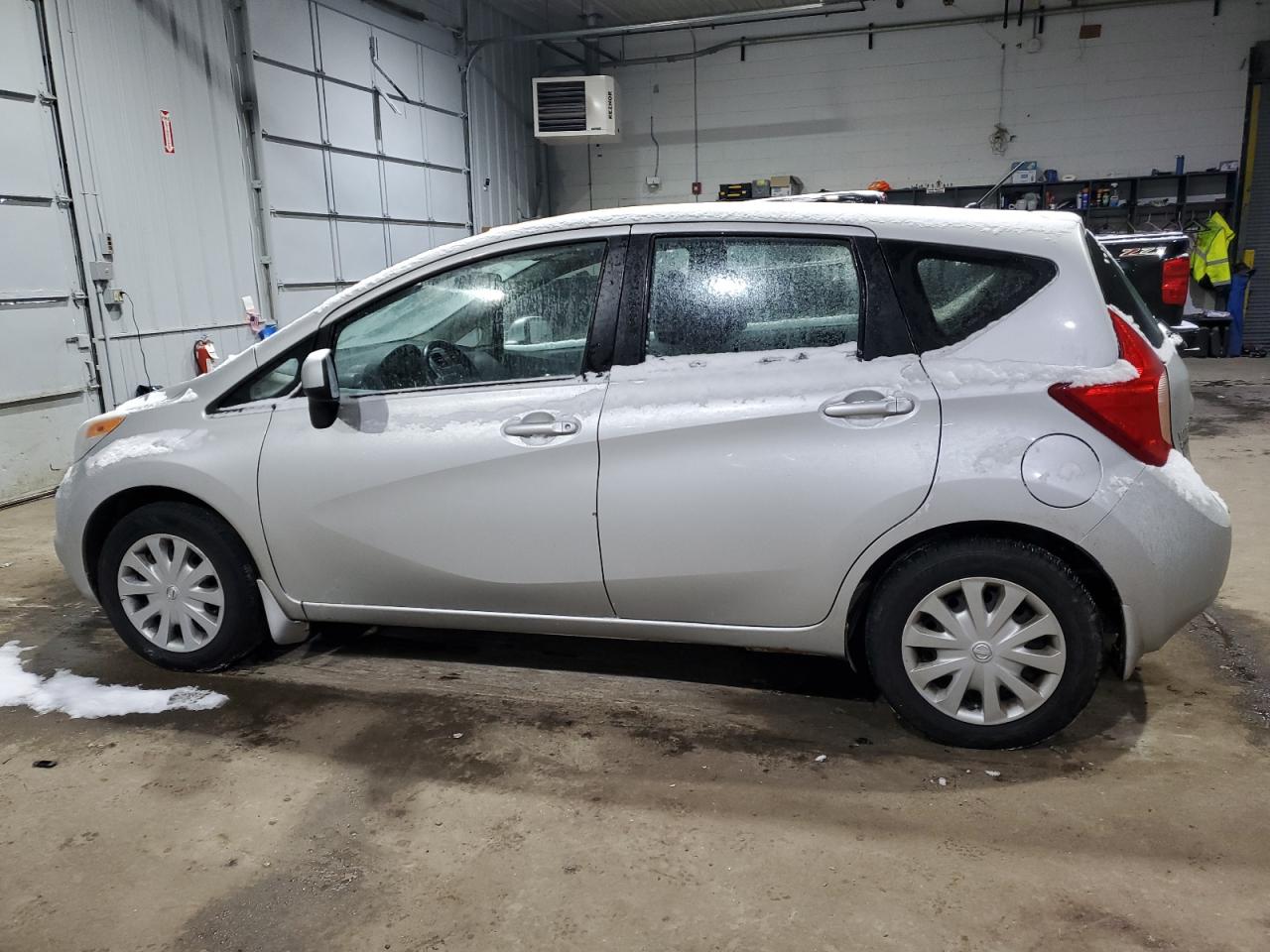 2014 Nissan Versa VIN 3N1CE2CP3EL435501 Copart auction photo, front end / minor dent/scratches damage thumbnail 2