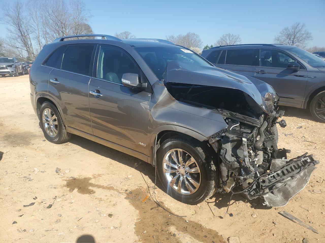 2013 KIA Sorento VIN 5XYKWDA21DG364717 Copart auction photo, front end damage thumbnail 4