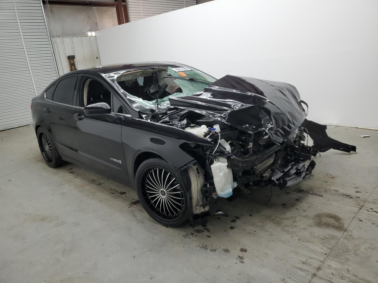 2019 Ford Fusion VIN 3FA6P0LU1KR237934 Copart auction photo, front end damage thumbnail 4