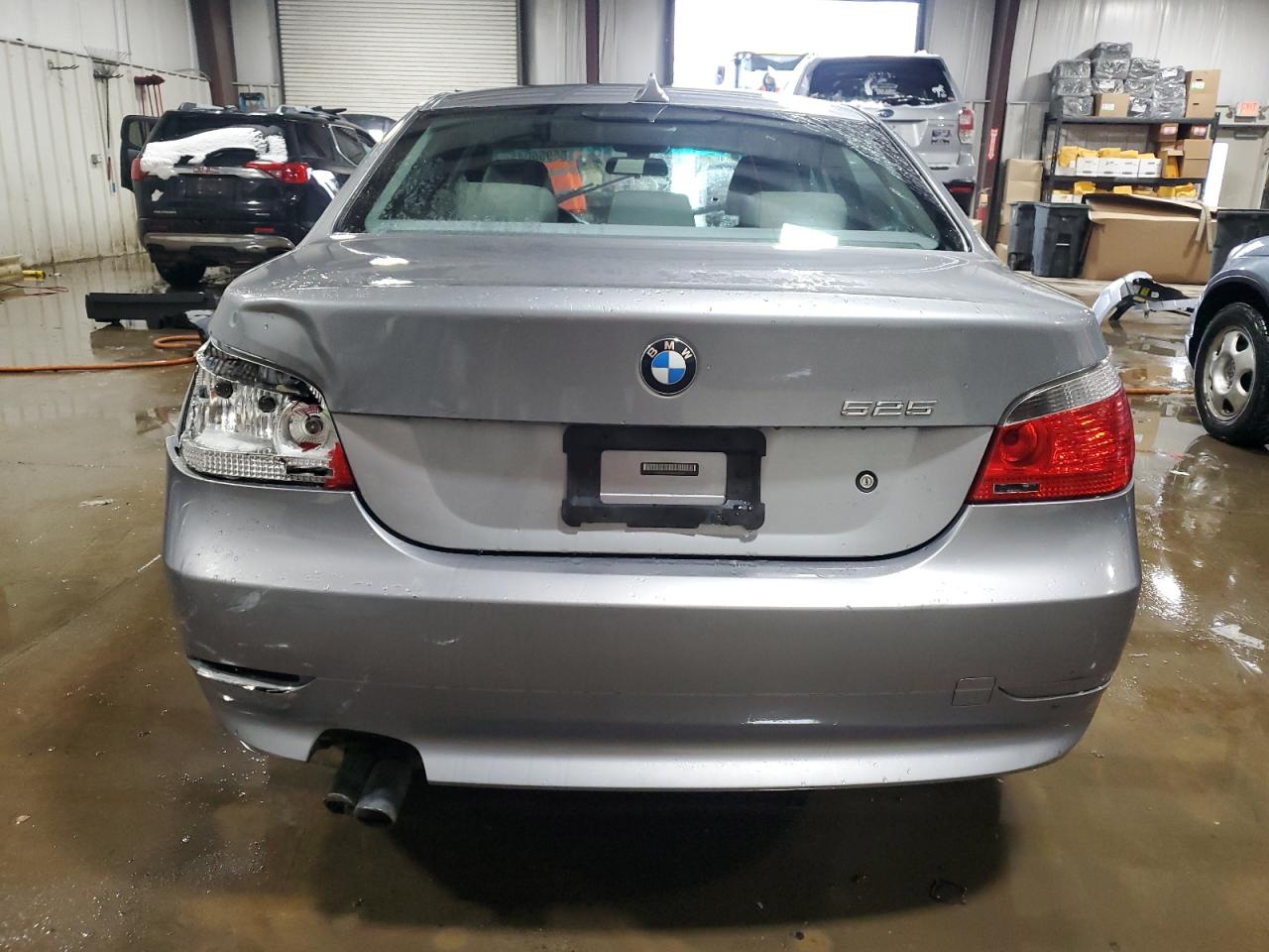 2006 BMW 5er VIN WBANF33536CS36241 Copart auction photo, rear end damage thumbnail 6