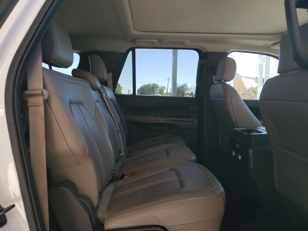 2018 Ford Expedition VIN 1FMJK1KT4JEA47043 Copart auction photo, hail / minor dent/scratches damage thumbnail 11