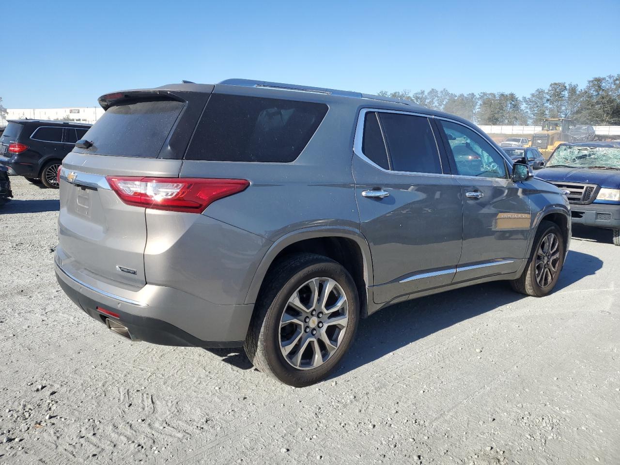 2018 Chevrolet Traverse VIN 1GNEVJKW7JJ179672 Copart auction photo, side damage thumbnail 3