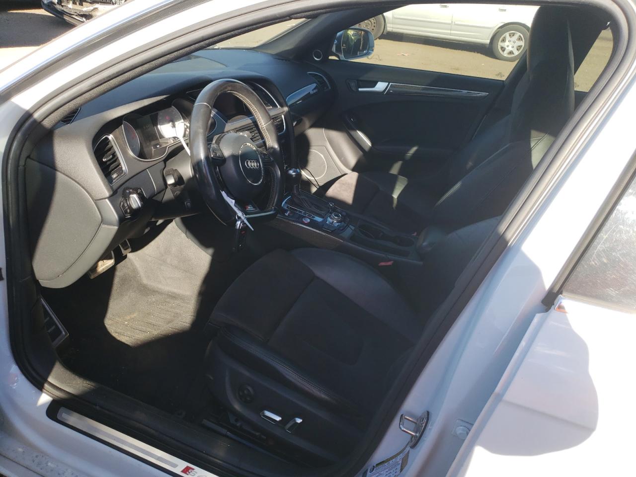 2014 Audi RS4 VIN WAUBGAFL2EA057620 Copart auction photo, front end / minor dent/scratches damage thumbnail 7