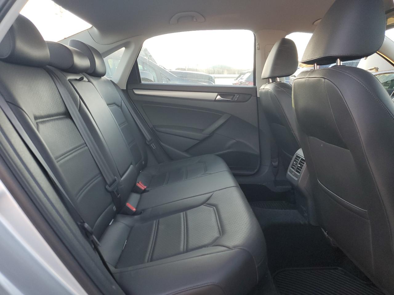 2015 Volkswagen Passat VIN 1VWBT7A35FC048440 Copart auction photo, front end damage thumbnail 10