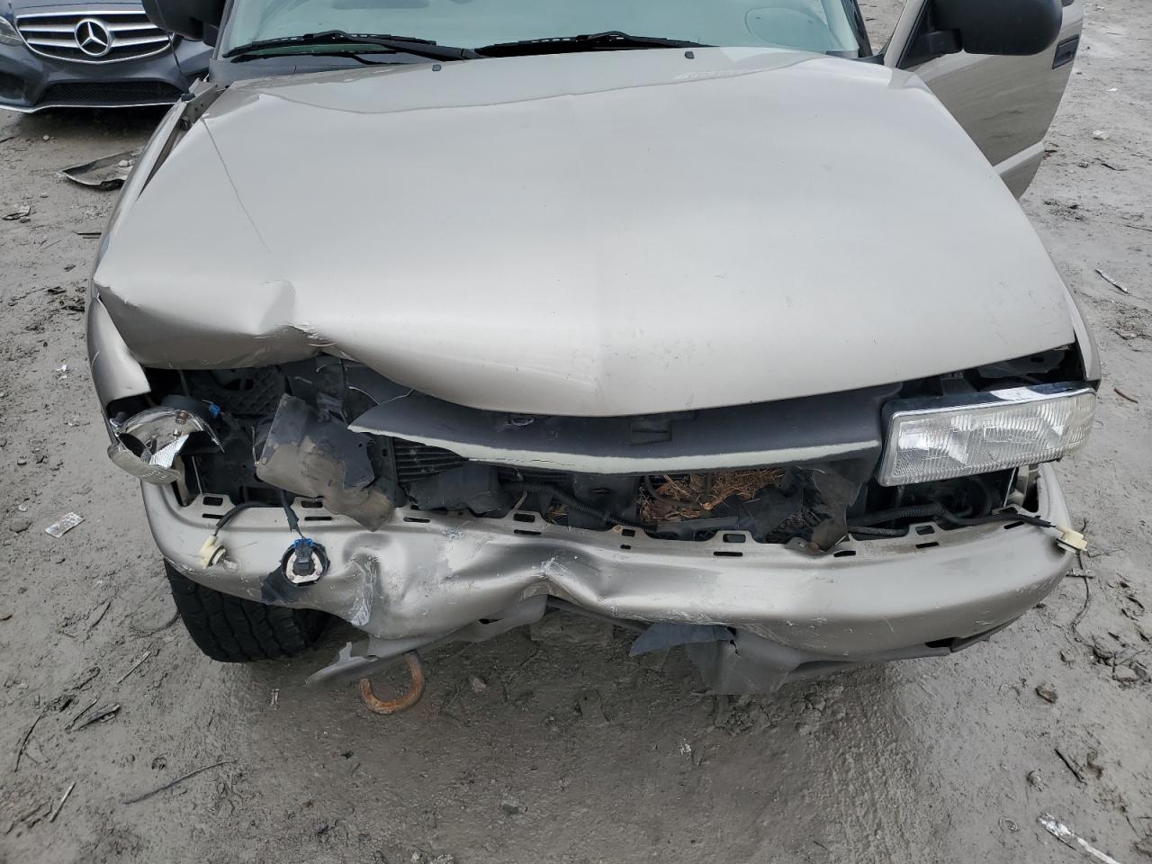 2001 Chevrolet S-10 Pickup VIN 1GCDT19W218178369 Copart auction photo, front end / side damage thumbnail 13