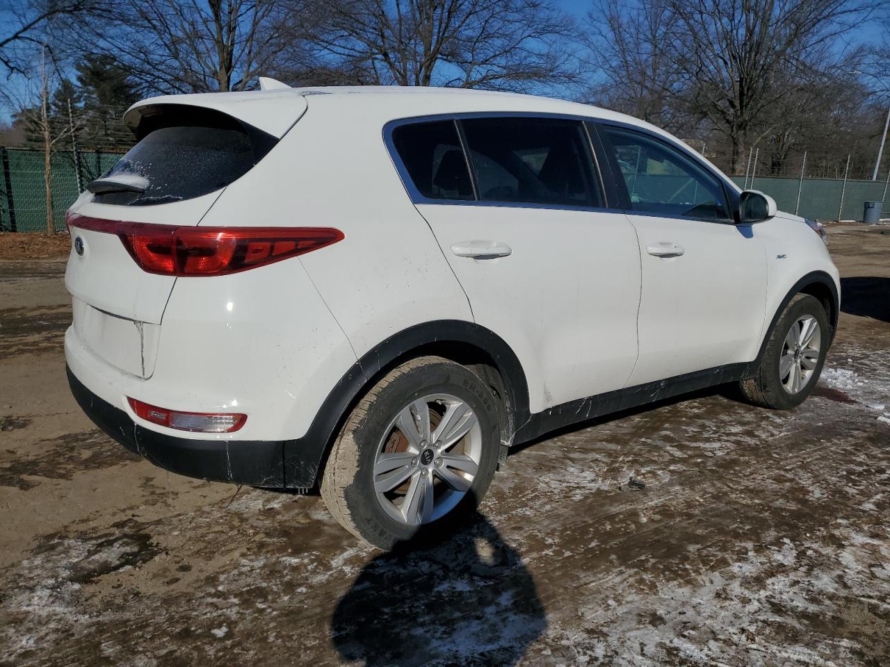 2018 KIA Sportage VIN KNDPMCAC3J7308379 Copart auction photo, mechanical / vandalism damage thumbnail 3