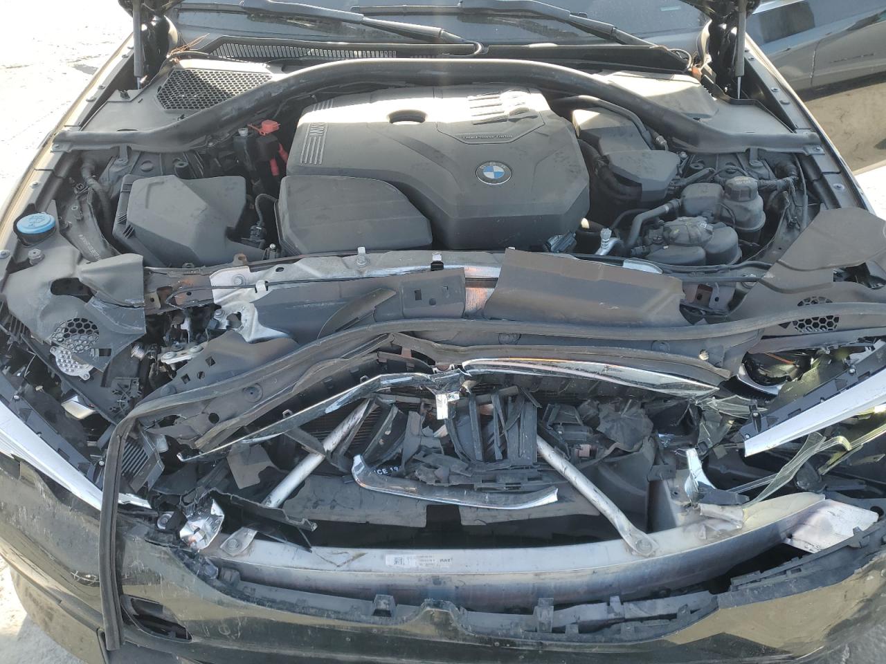 2020 BMW 3er VIN 3MW5R7J08L8B21319 Copart auction photo, front end damage thumbnail 11