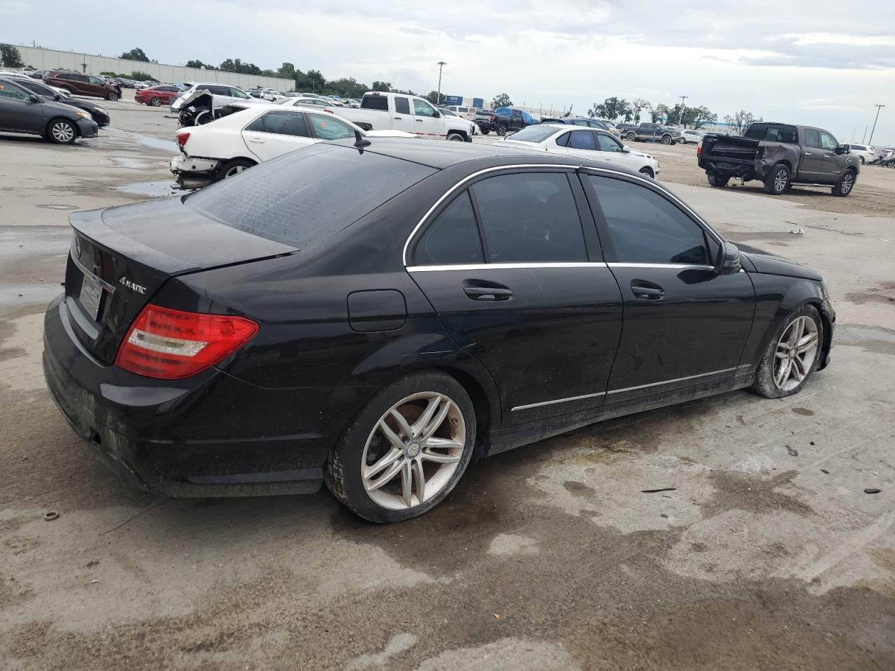 2013 Mercedes-Benz C-klasse VIN WDDGF8AB1DR270308 Copart auction photo, front end / rear end damage thumbnail 3