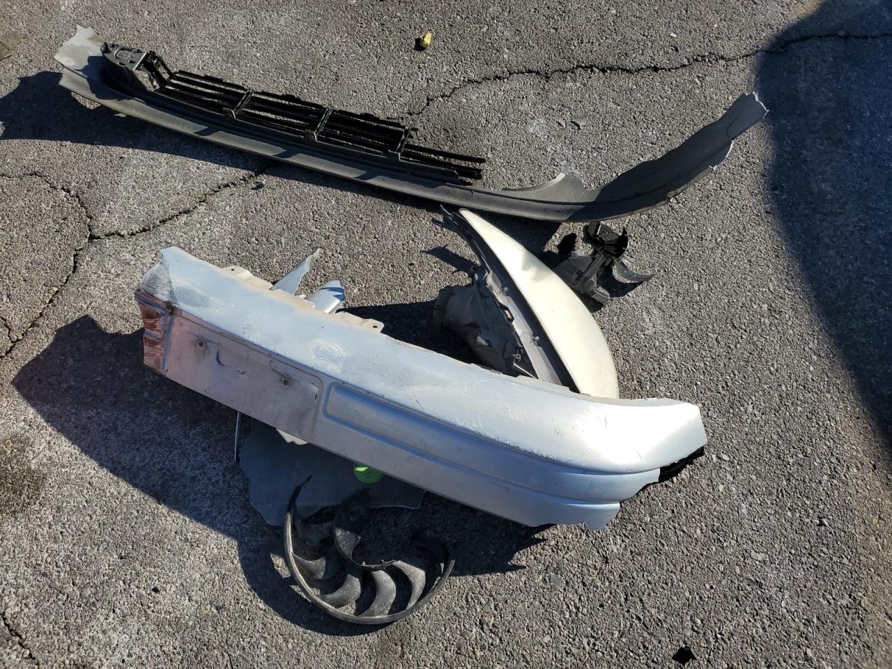 2003 Ford Focus VIN 1FAHP38333W146804 Copart auction photo, front end damage thumbnail 12