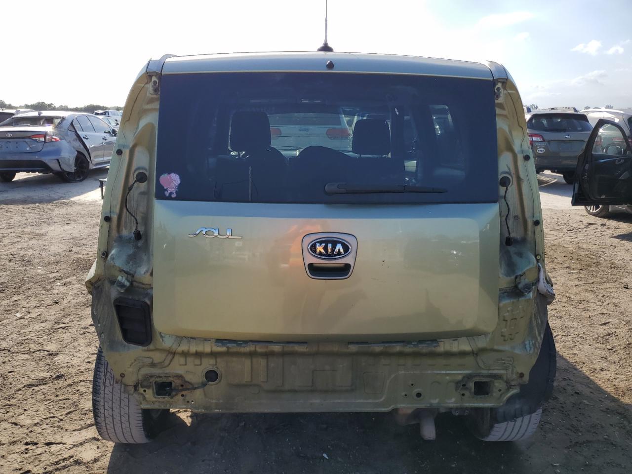 2010 KIA Soul VIN KNDJT2A24A7047645 Copart auction photo, rear end / side damage thumbnail 6