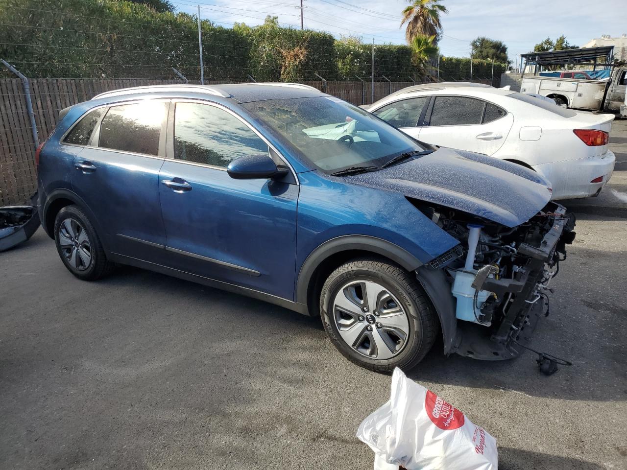 2020 KIA Niro VIN KNDCB3LC0L5398283 Copart auction photo, front end damage thumbnail 4