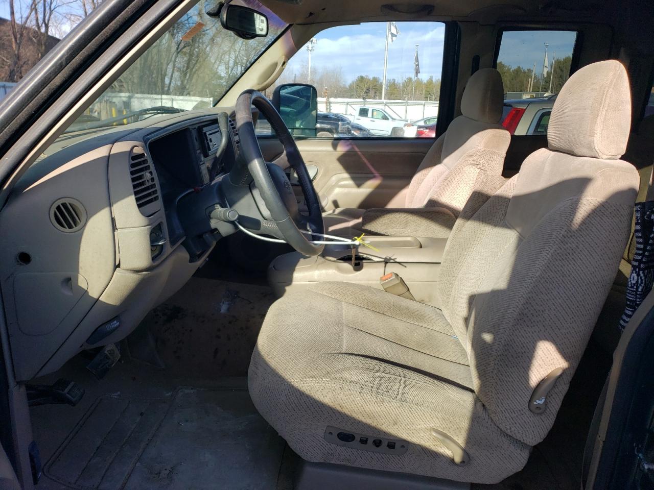 1998 Chevrolet GMT-400 VIN 2GCEK19R6W1190083 Copart auction photo, all over / undercarriage damage thumbnail 7